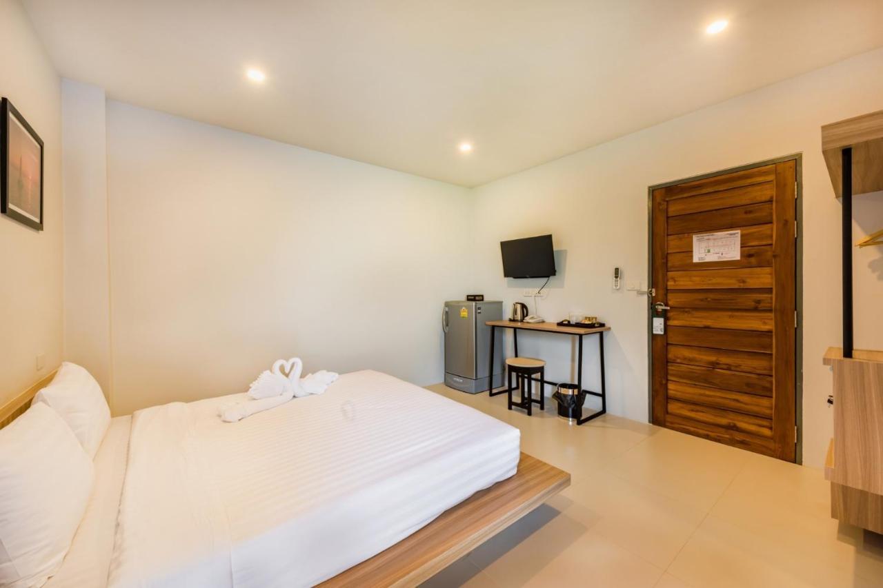 Phuket Marine Poshtel - Sha Plus Chalong Exterior foto