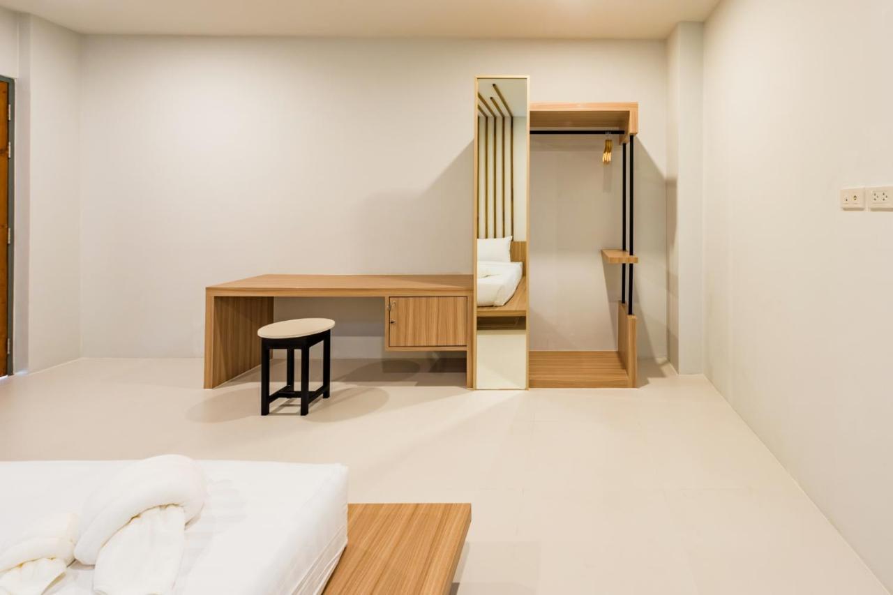 Phuket Marine Poshtel - Sha Plus Chalong Exterior foto