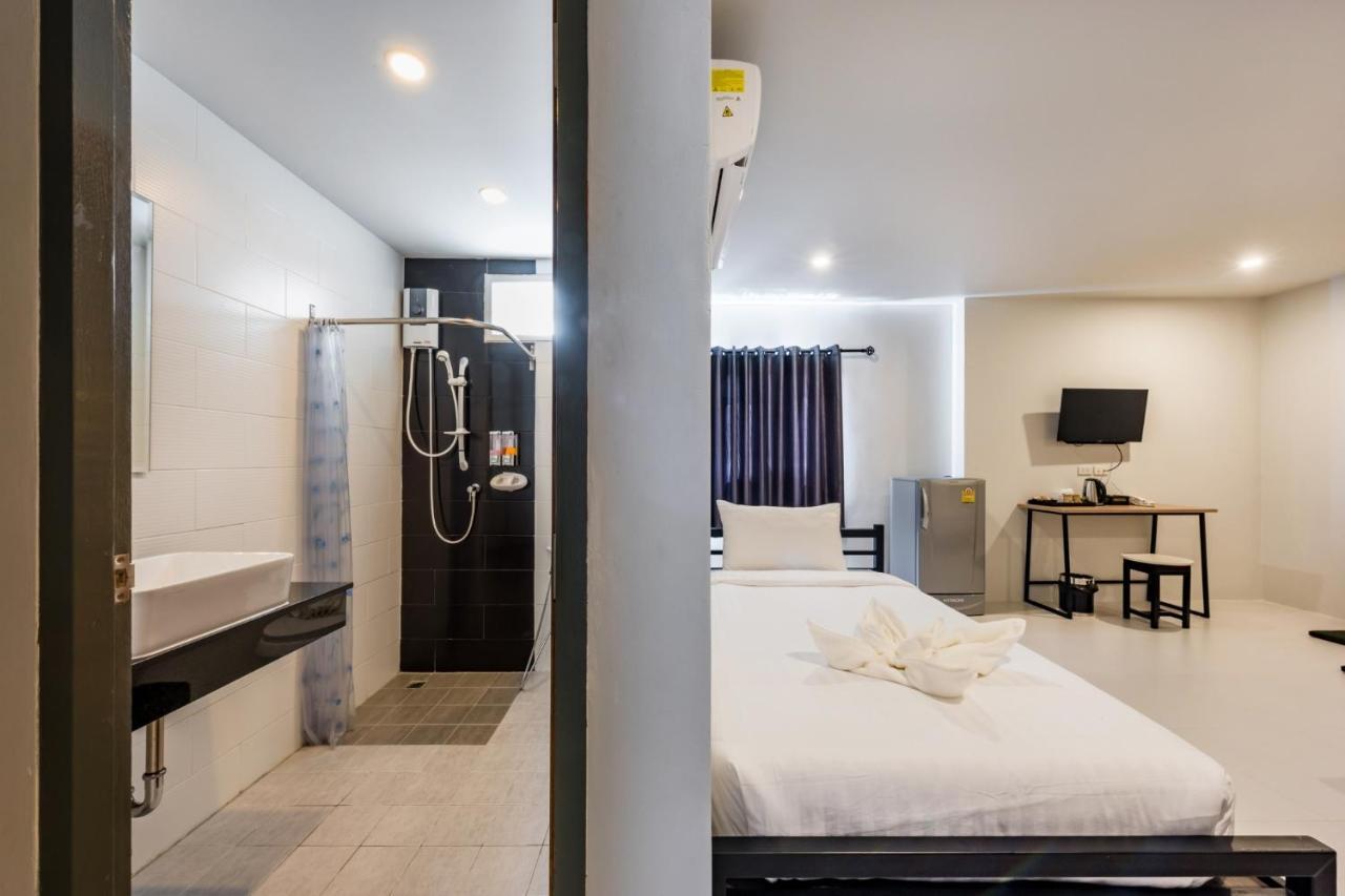 Phuket Marine Poshtel - Sha Plus Chalong Exterior foto